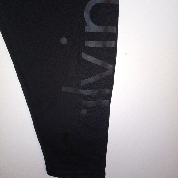 Calvin Klein performance - Picture 3 of 5